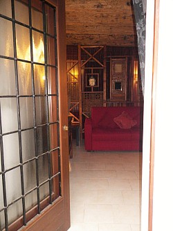 Independent entrance to the apartment