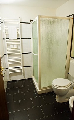 Private shower room